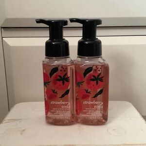 2 x Bath & Body Works STRAWBERRY SODA Gentle Foaming Hand Soap 8.75 oz NEW
